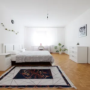 Cozy, Spacious And Charming 4 Bedrooms Apartament , Wiedeń Austria